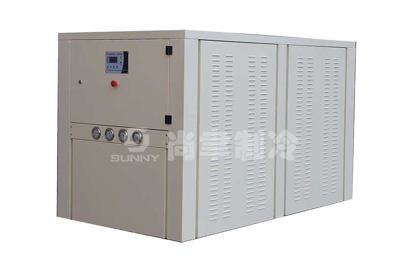 Water cooled chiller of box-type